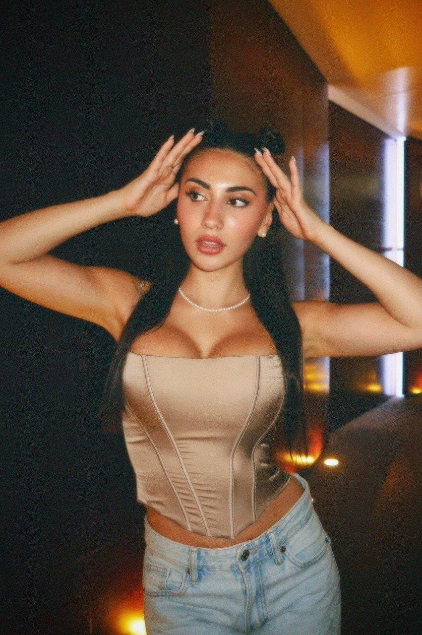 Click to view full size Andre Garte: Que pequeña zorra y con descuido al final