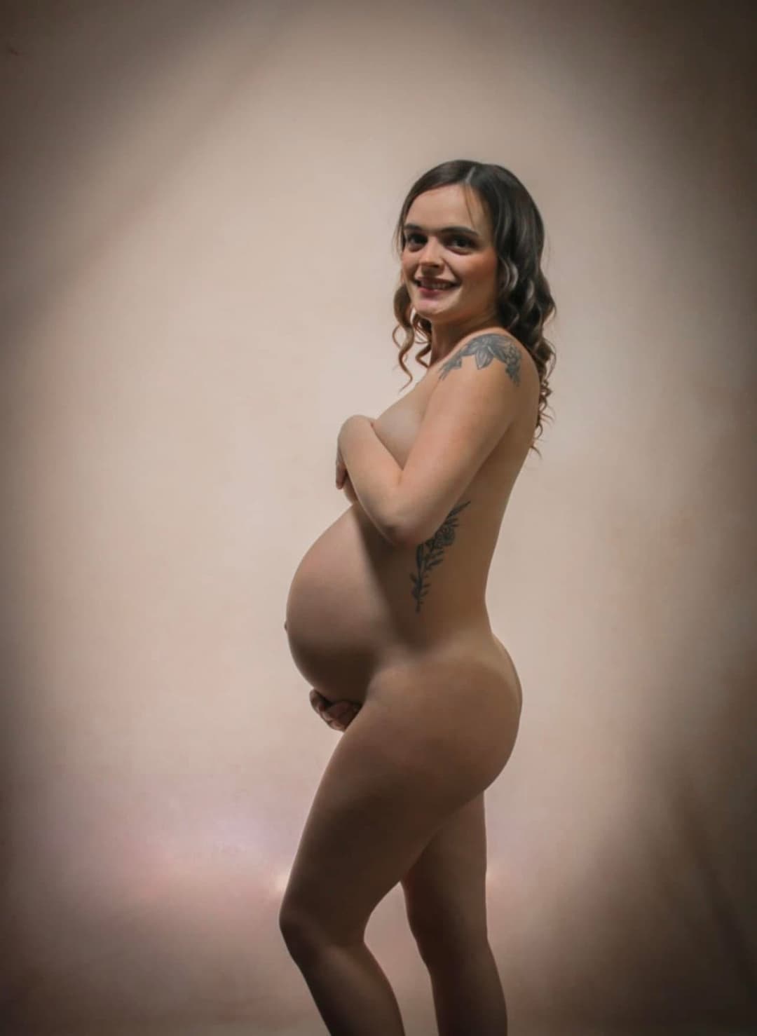 Ugly white girl with a nice little ass WAS BOUND TO BE A SINGLE MOM TO A BLACK BABY ?