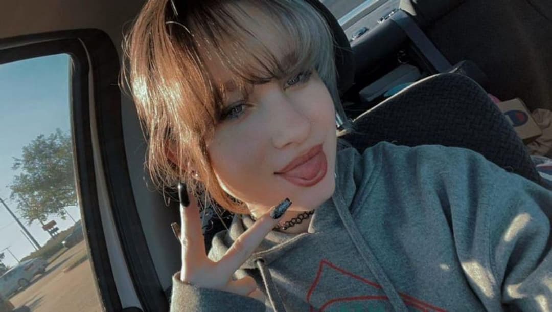 Click to view full size Ireney, 19 submitted herself. More views means more pics later. Kik Tyrladan to submit yourself