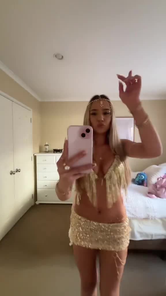 New Zealand Slut Gemma. Send yours in next, dm or kik