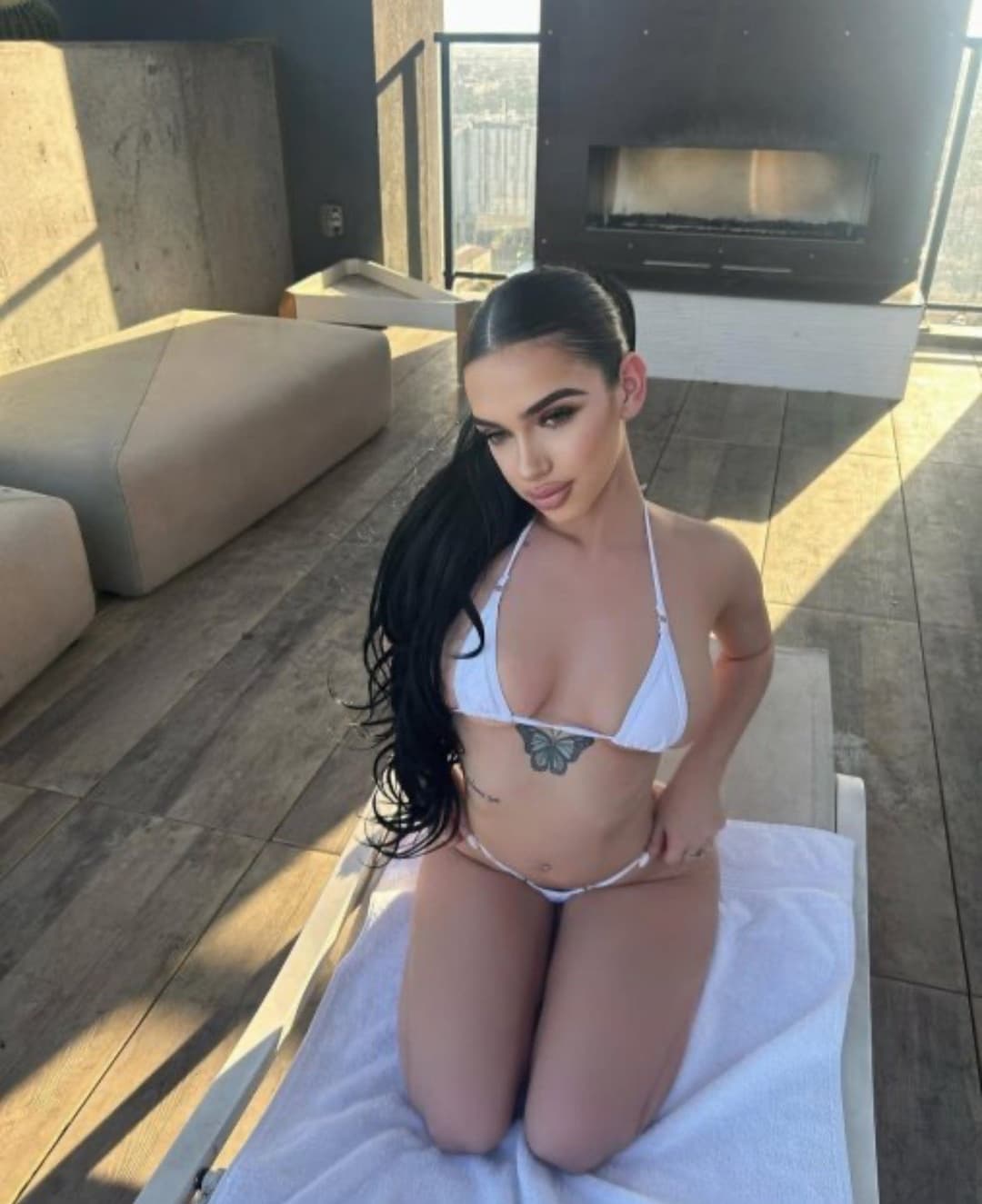 Piss drinking baddie