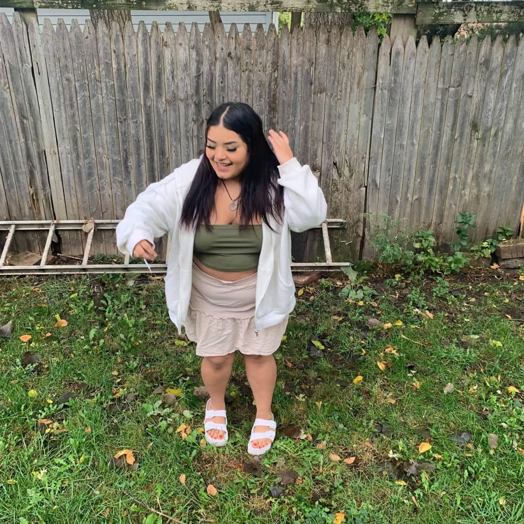 Illinois Slut Maddy Vidal Cheats on bf