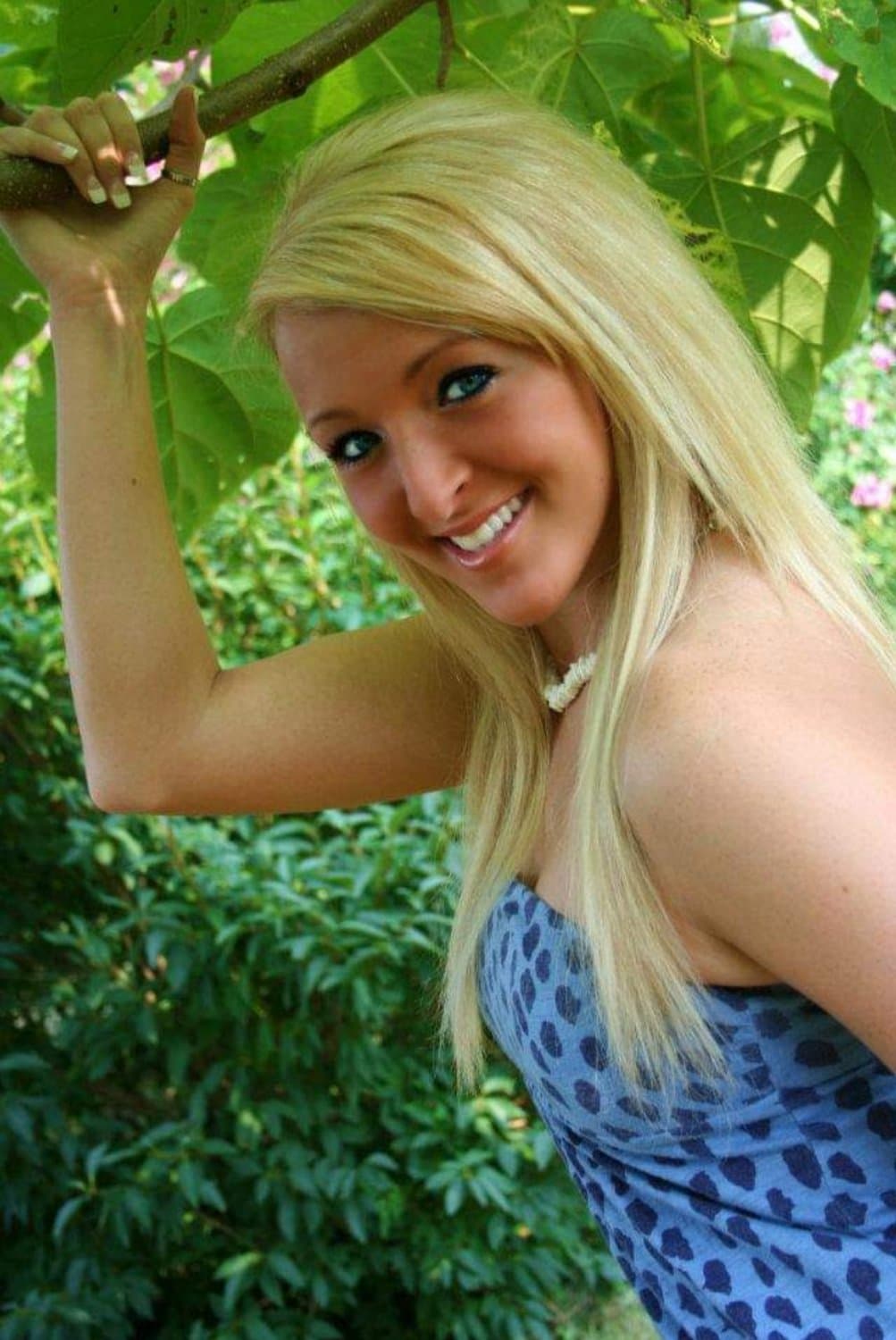 Anissa 18yo. Comment, repost, or message me.