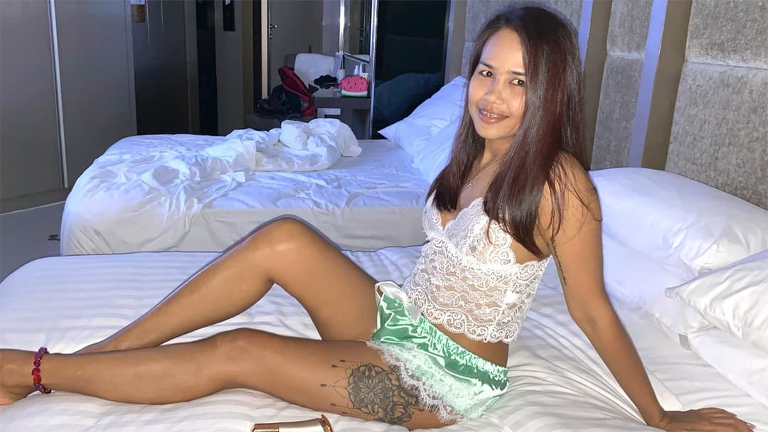 Rimjob from sexy Asian amateur housewife