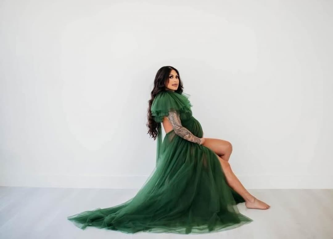 Sexy Latina MILF, Pregnant, Feet, Fit, Comments Welcomed.