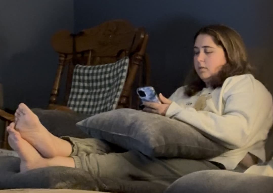 Chubby peaking pussy after shower, spread ass and feet BBW wife