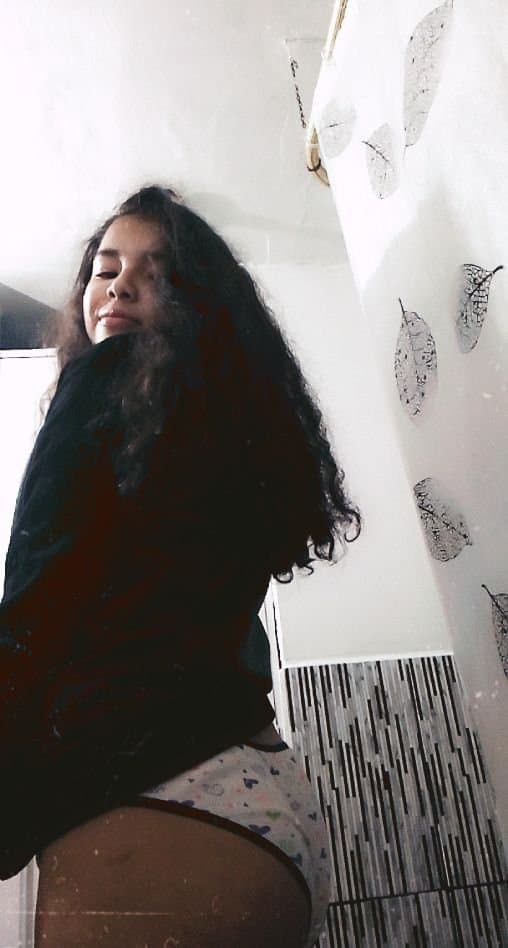 Aileen Troya puta barcelonista de Ecuador