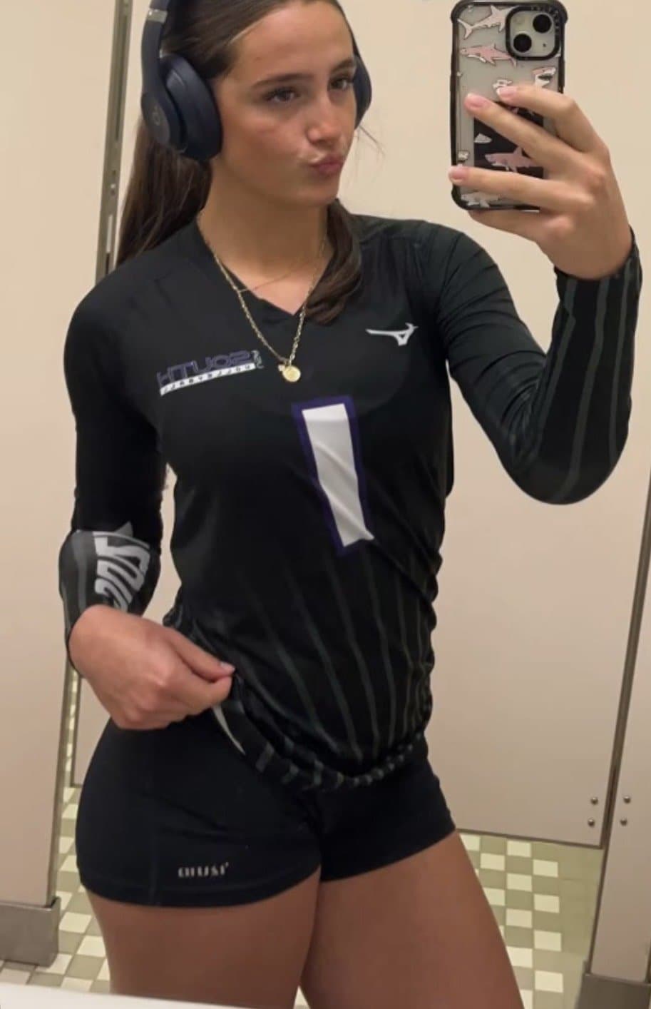 Exposing hot hs teen slut Molly Dunn, such a cock tease. Dm me for her info and to degrade and trib