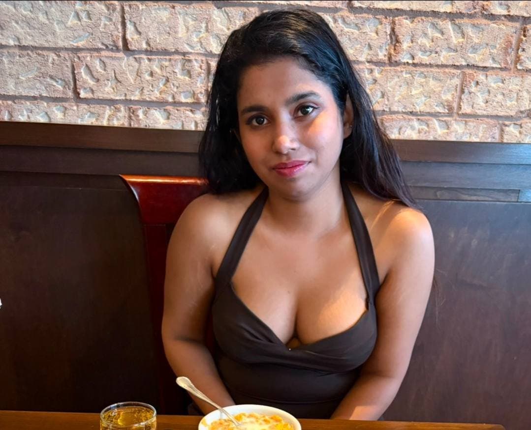 Desi Cute Indian/Sri lanka Busty Newly Married Rich Wife Homemade Doggy Fucking & Blowjobs