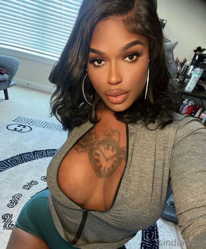 Click to view full size tsindiafrost ebony sexy shemale