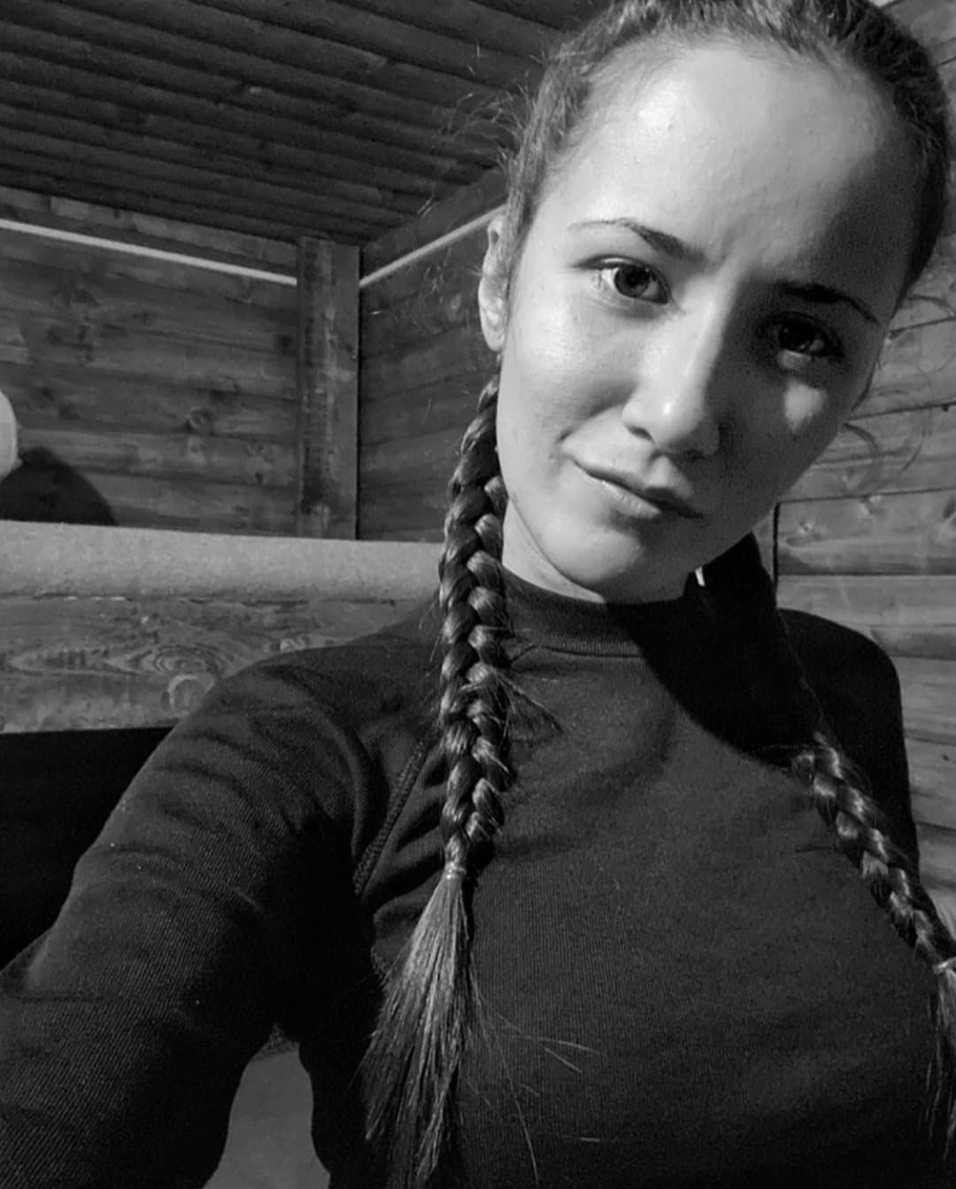 Click to view full size Aliz