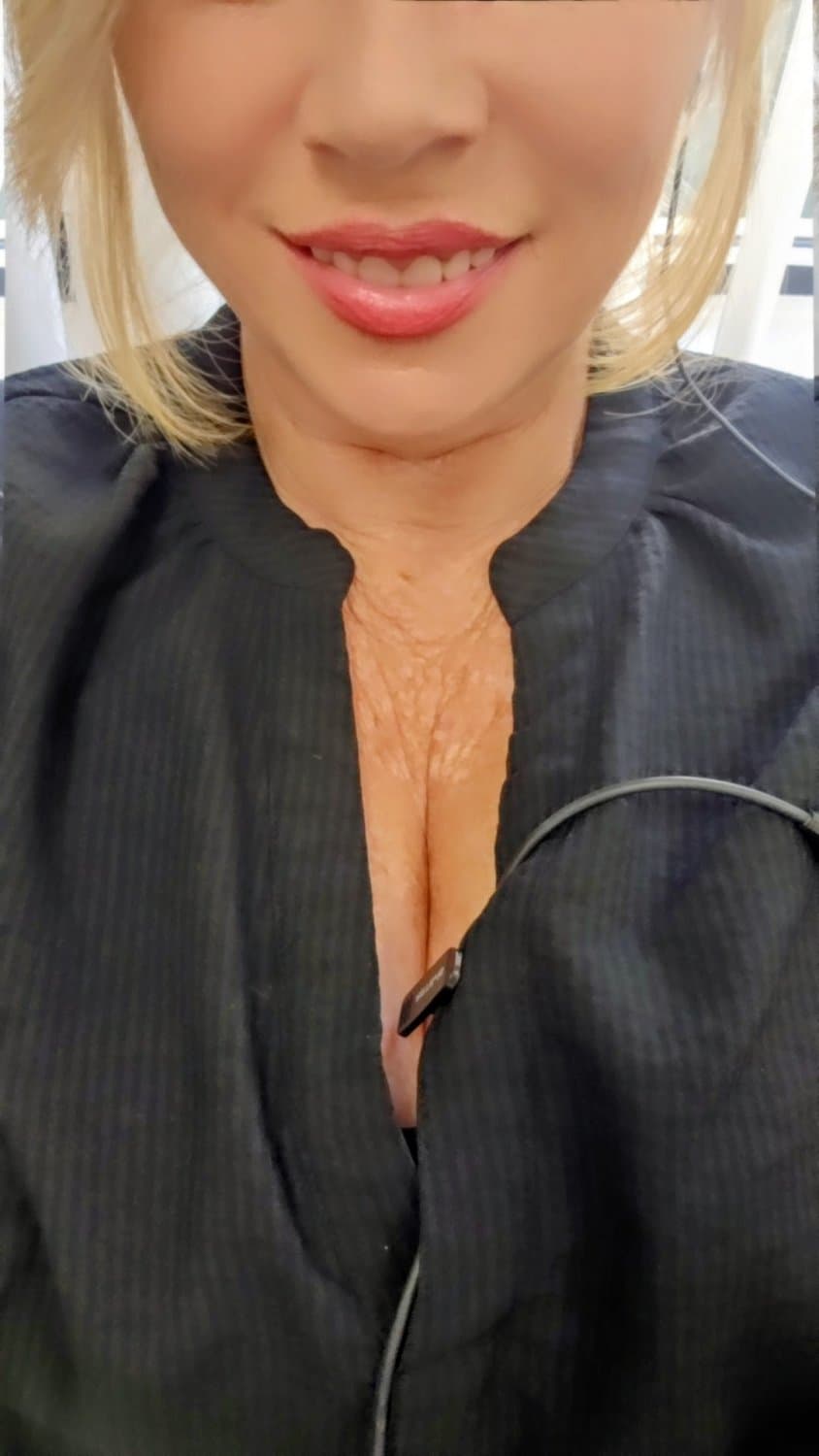 Meet Me At My My Office After Work For Topless Pictures - Big Boobs Blonde , Arizona free Use