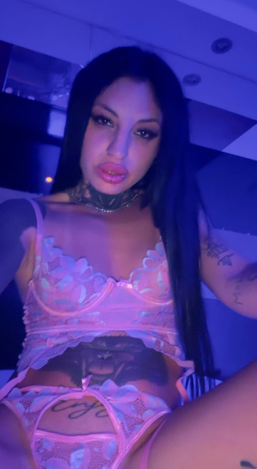 Lost in thought… or maybe just lost in lust