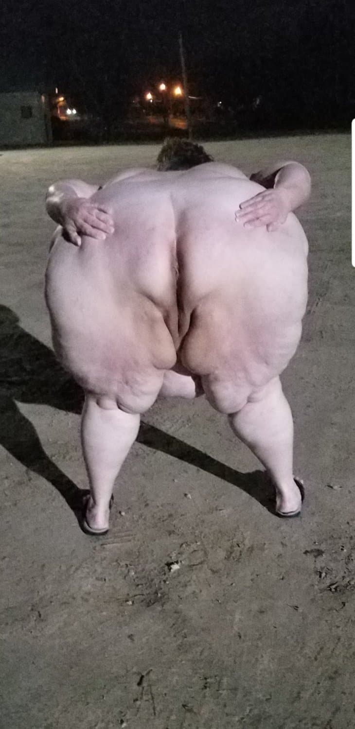 Nasty Public Fat Bitch Aprill Thompson is addicted to BBC