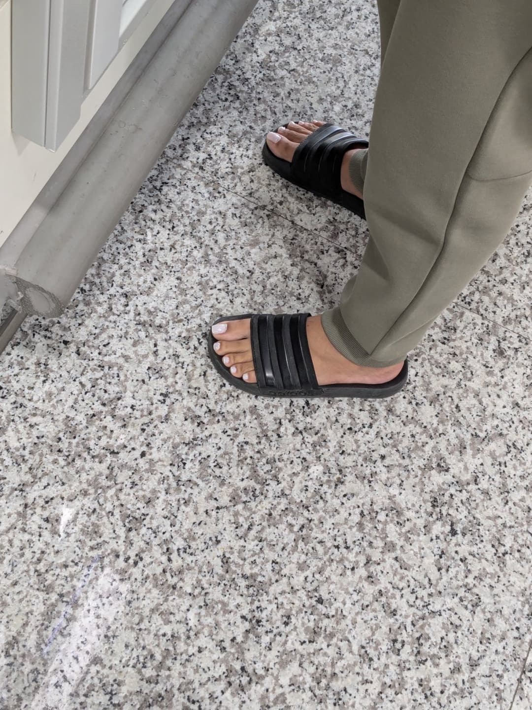 Asian shoes / feet & cum 3