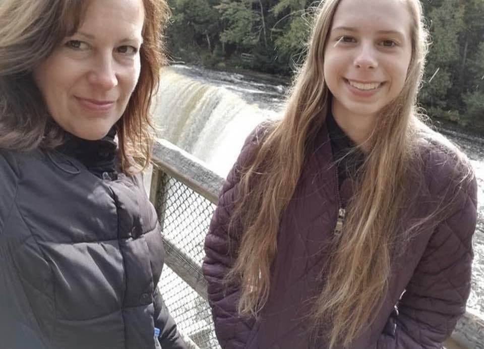 Sexy blonde KIk slut, 19,  shows fit body