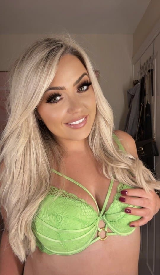 Hot milfs spicy pics leaked