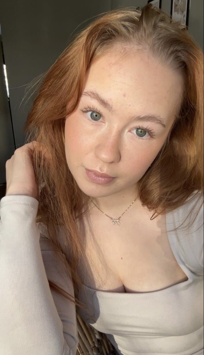 Beautiful Finnish slut Eedit needs cum on her face