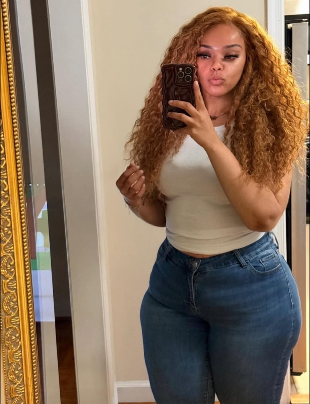 THICK CURVY EBONY BIG BOOTY