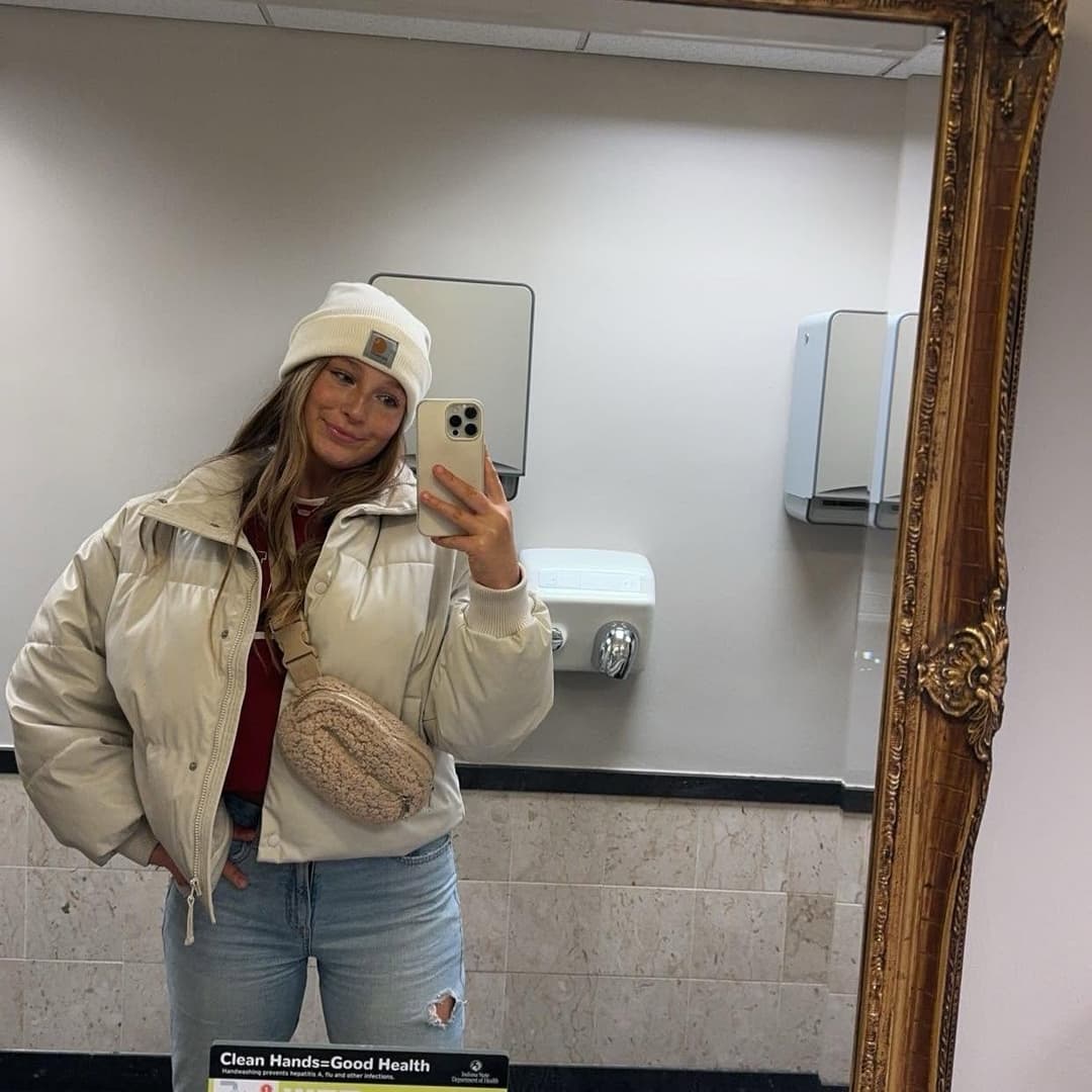 Savannah is one of the newest creepsluts at work