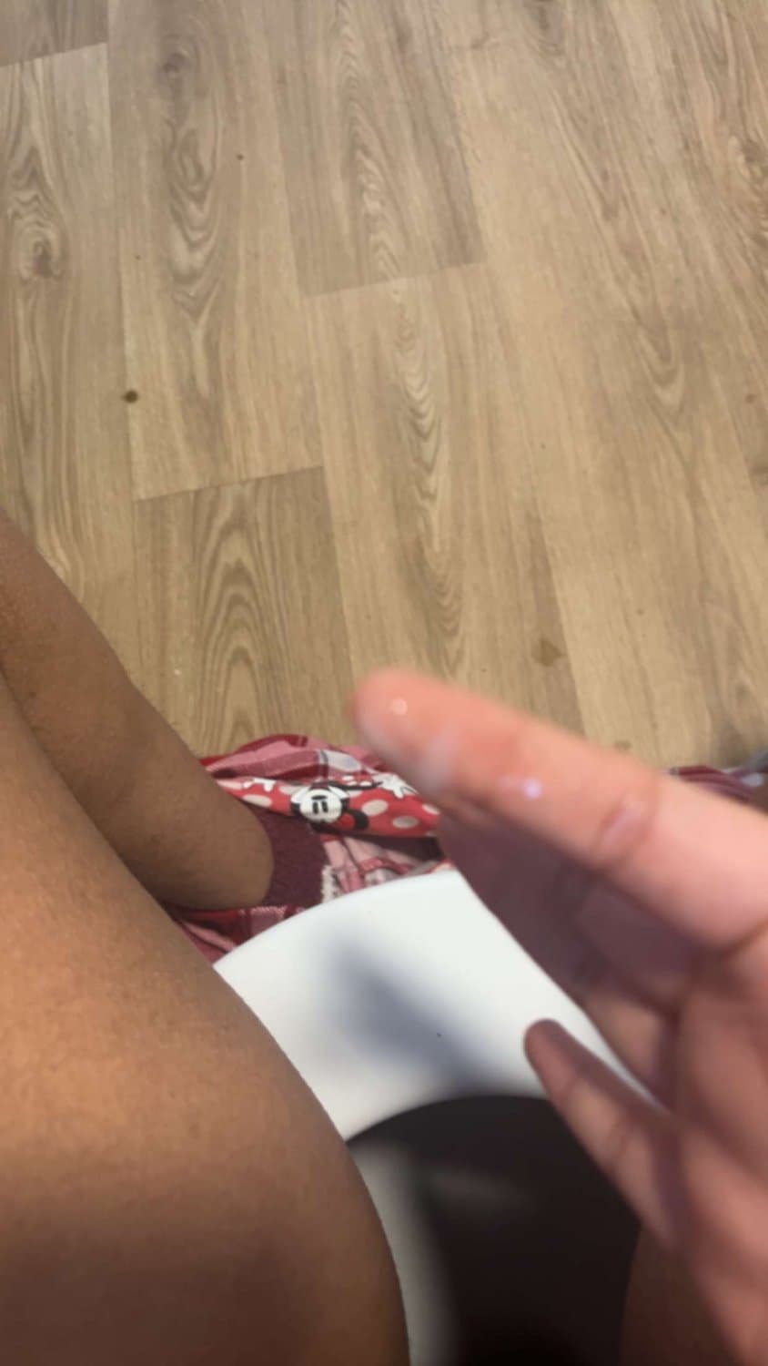 Indian english slut loves being posted