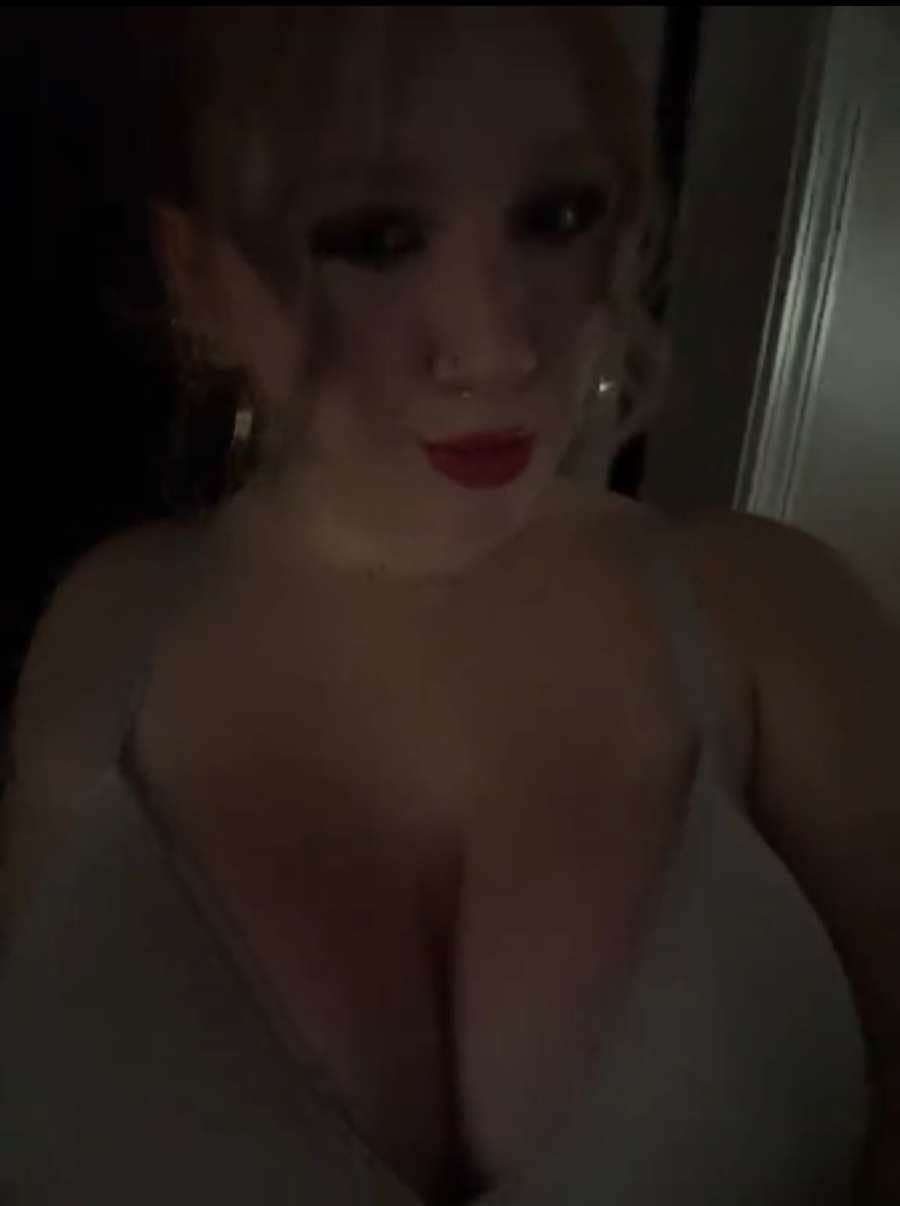 Chubby big boobed kya