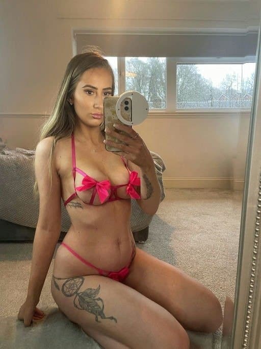 One of the hottest milfs on here ?