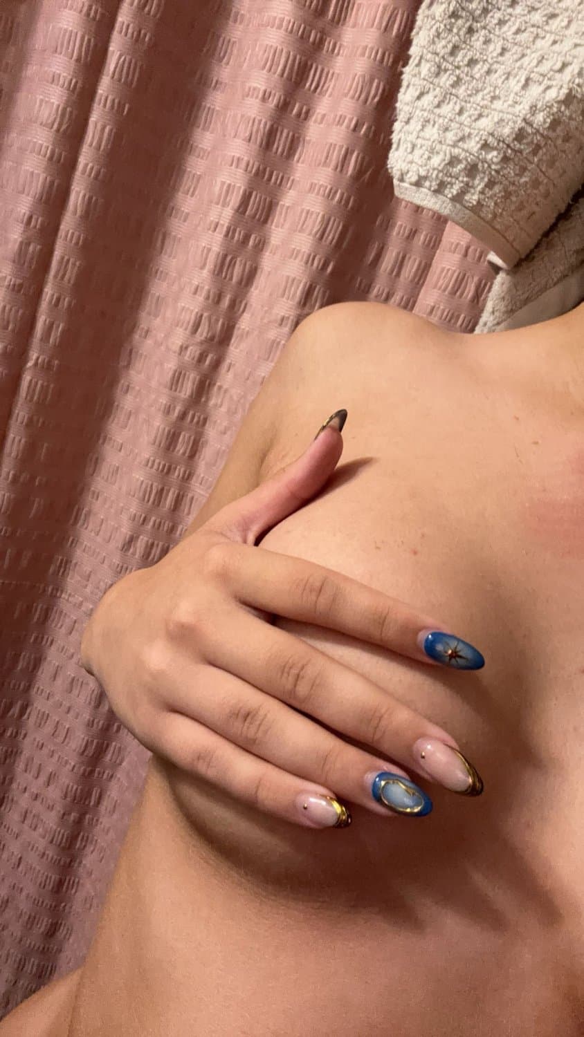 Come fuck my 18yo ass, im home alone rn hehe