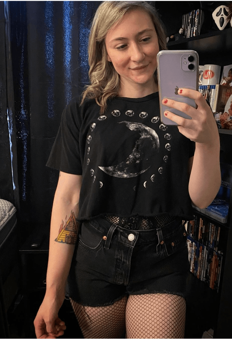 This 34 year old Milf cheated on her hubby for a 17 year old punk ass kid. What a stupid slut.??