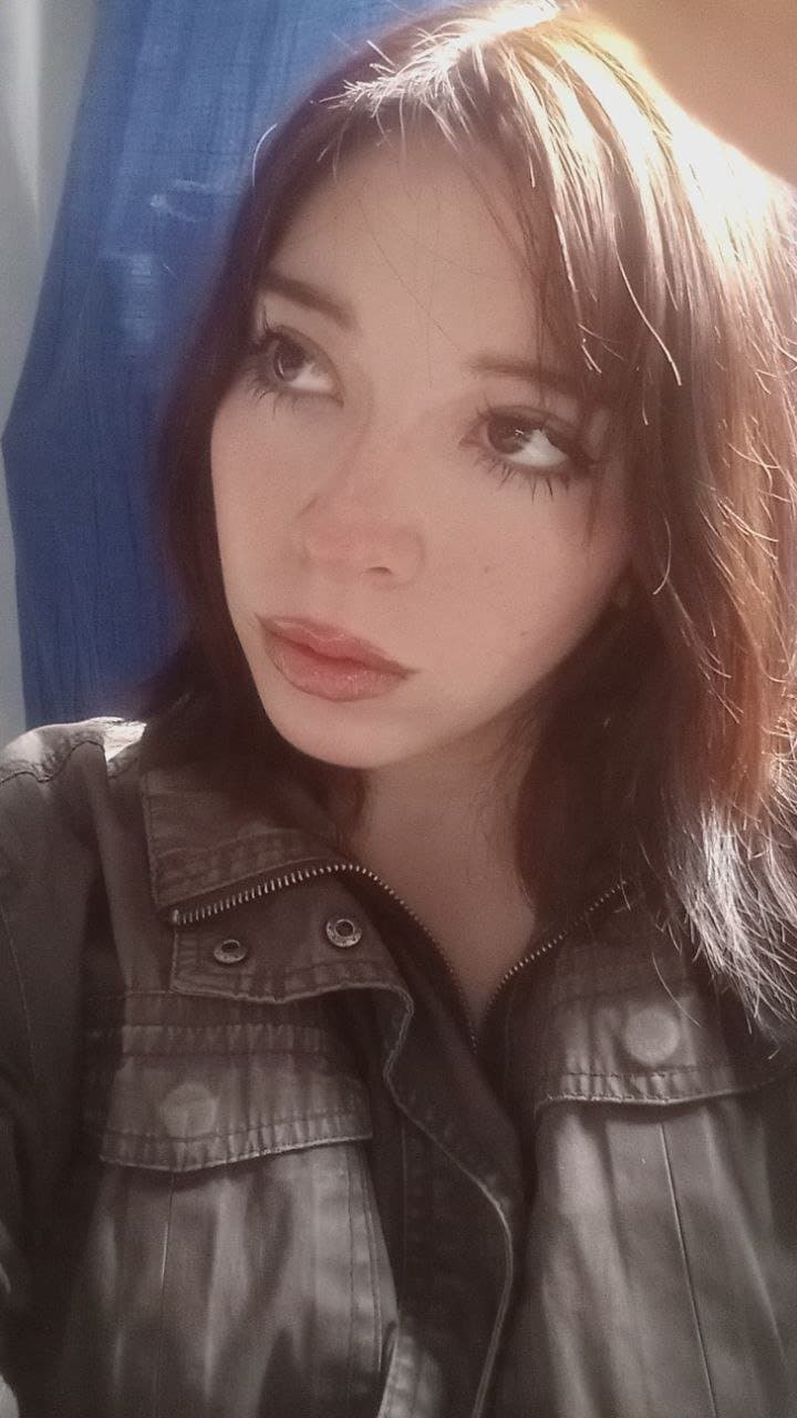 Micaela rica perrita Uruguaya exhibiciónista