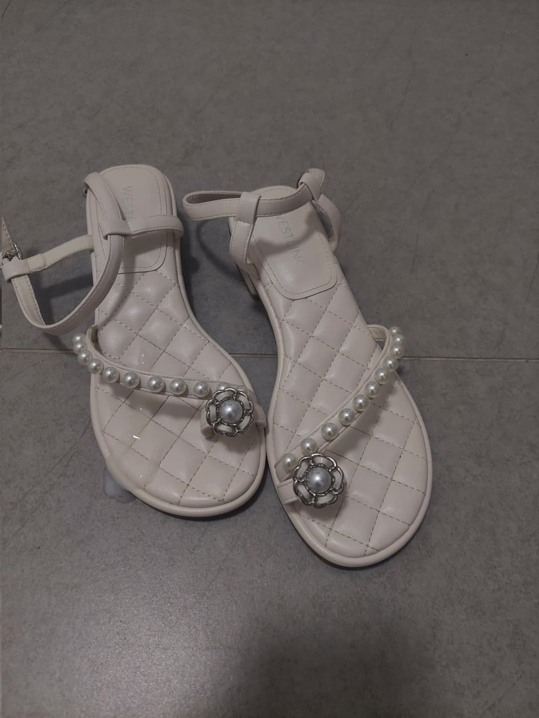 Click to view full size Asian shoes and cum