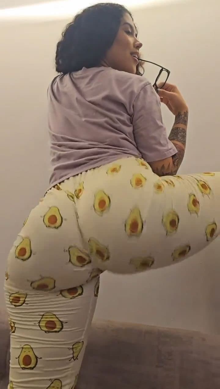 Thick Phat Booty Latina w/ Tattoo n Curly Hair .. We Need I.D !!