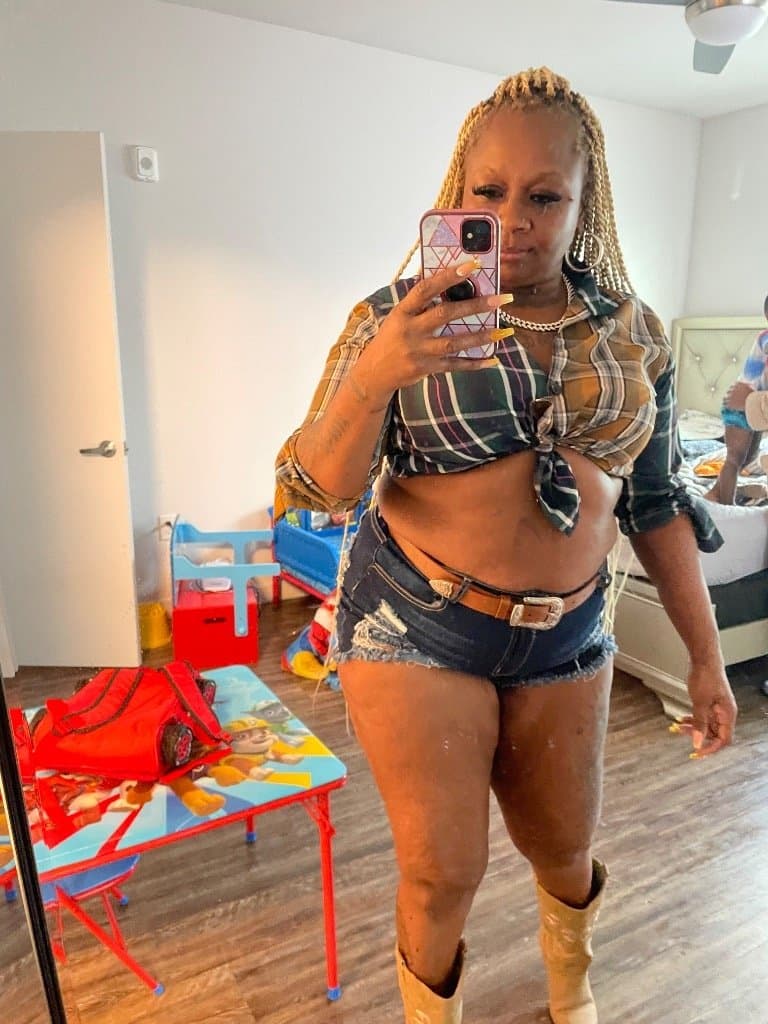 BAD MOM. Raw.Authentic. REAL mature ebony cougar milf bbw mom FOUND IN HER PHONE