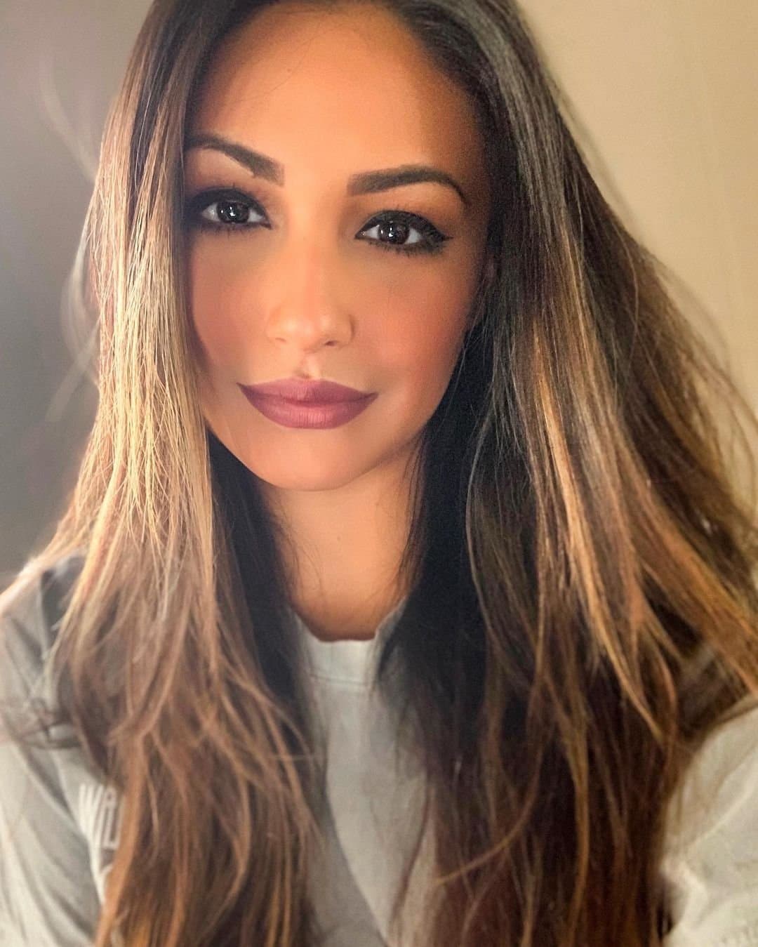 Click to view full size British Indian Very Beautiful Rich Cute Sexy Wife Big Boobs Show