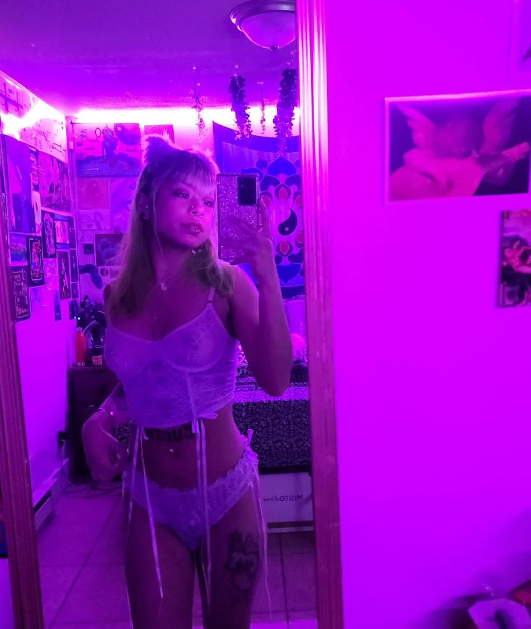 Kink Friendly Gothic Latina -Bri (squirt)