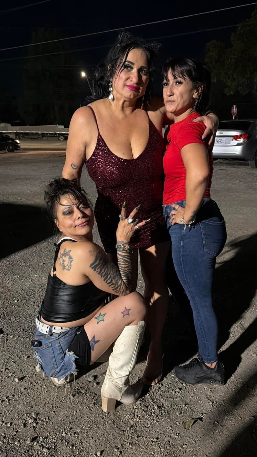 Pick one grup to fuck.  white trash ghetto vs balck rachit ghetto vs mexican ghetto bitches