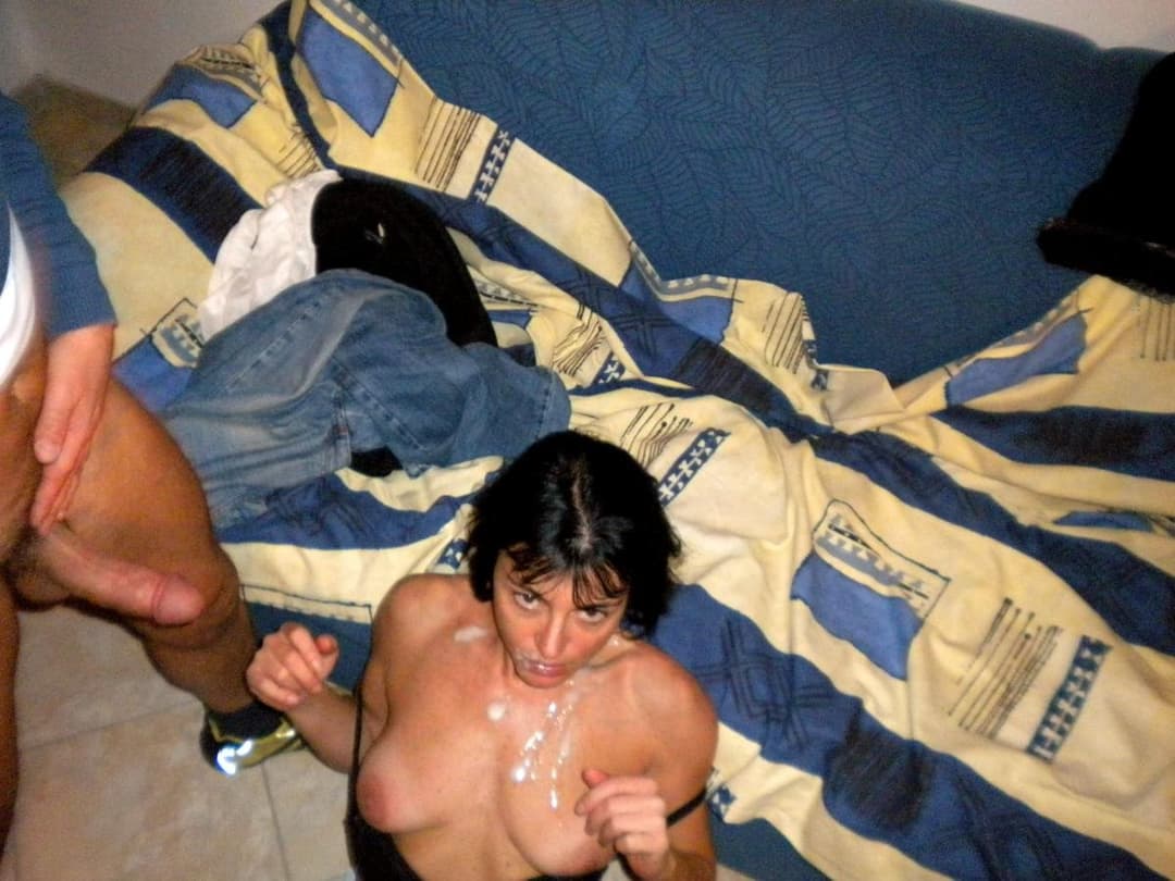 Elena la puttanona pompinara succhiacazzi di mia moglie