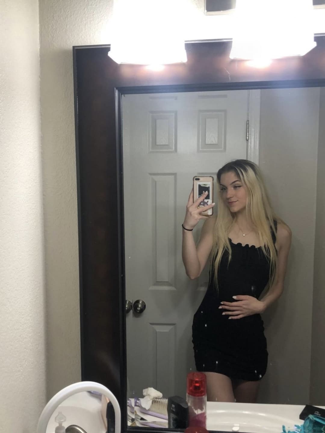 Click to view full size Sweet Della