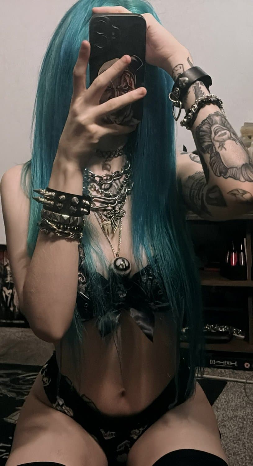 Pretty poison dressed in chains