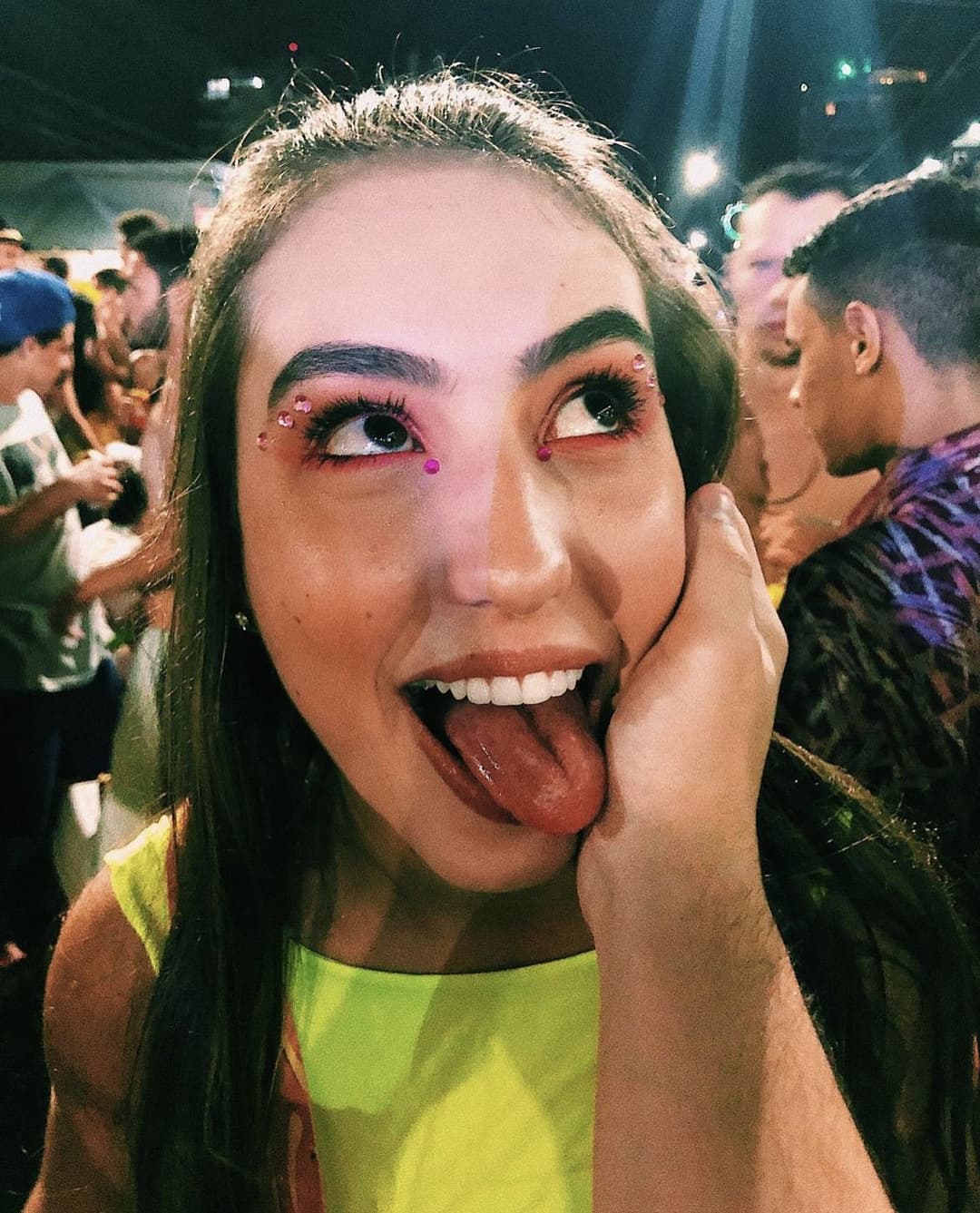 magrinha gostosa merece punheta