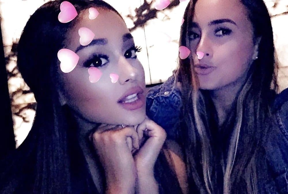 More Ariana Grande face/lips porn to goon to ?