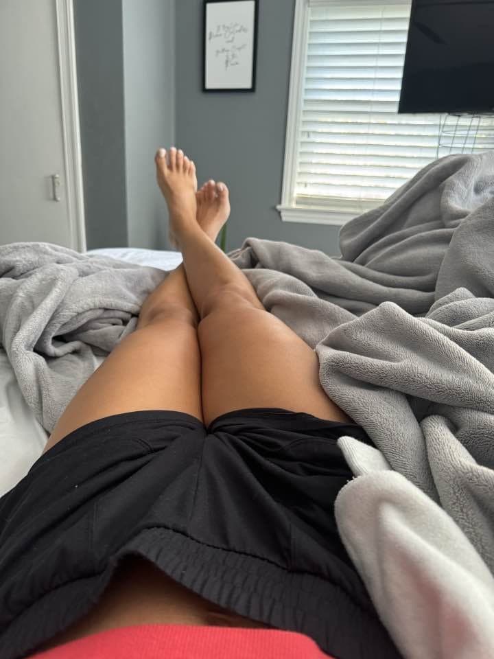 Kik slut wife Kim, 32 Ca, has a hard and fit body, but soft feet