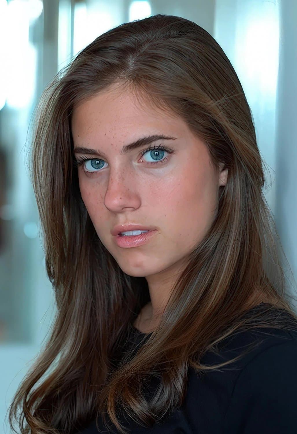 Petite brunette actress Allison Williams lures you to goon with her sexy eyes