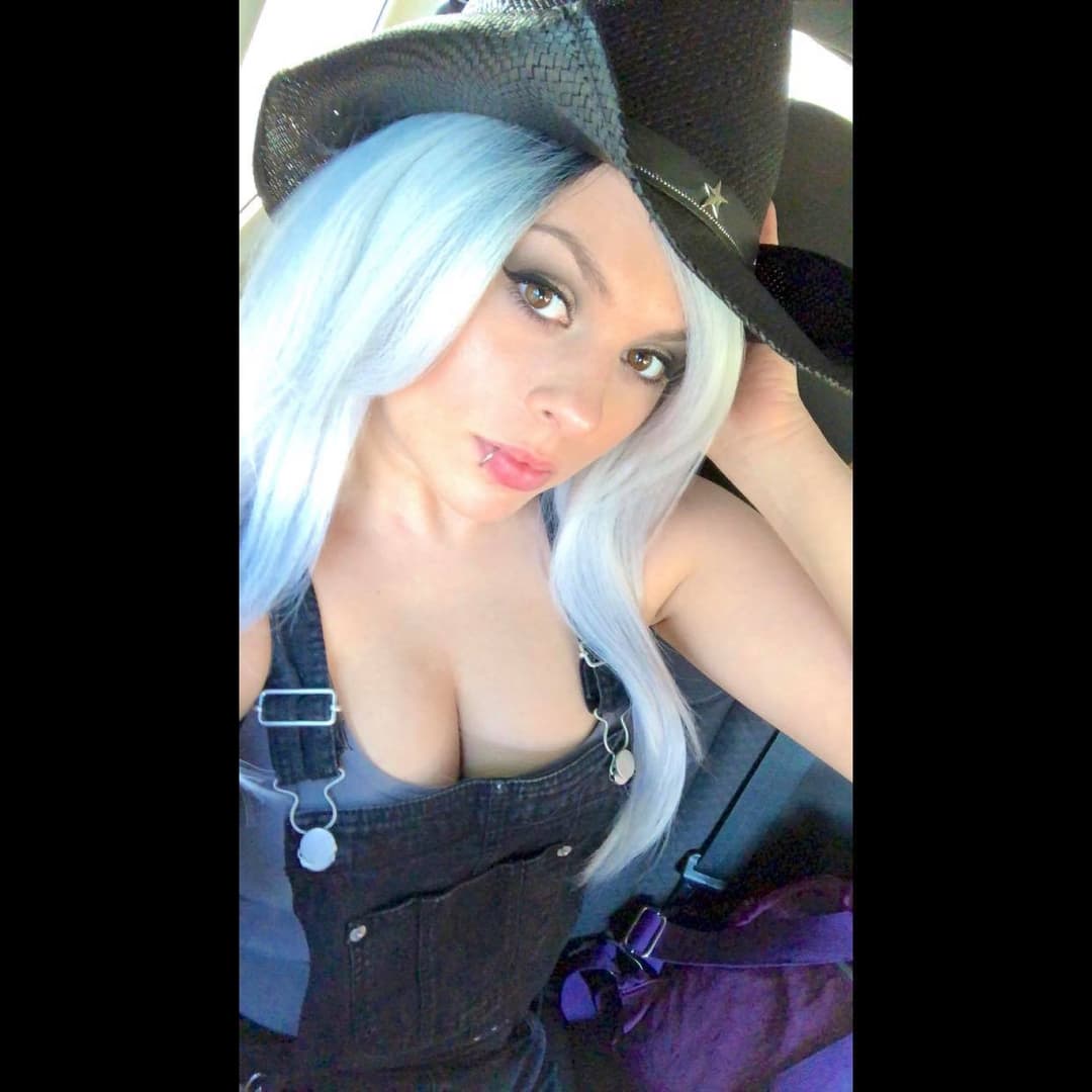 J3NNY The Slutty Bikini Barista