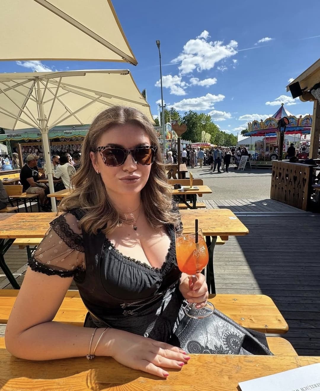 Lia, German hobby anal whore, 24yo, always horny. message the whore on kik