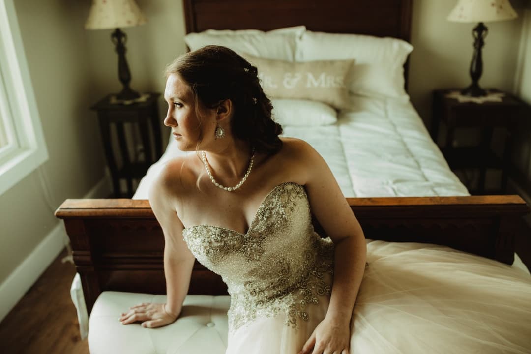 Big tit wife loves to play and show off