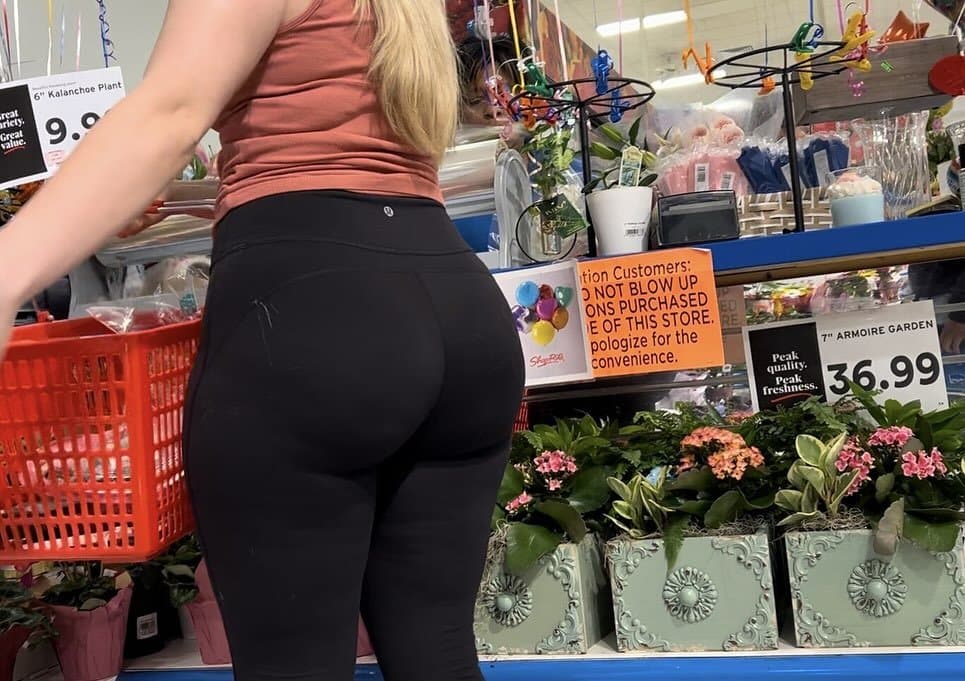 Thick ass blonde white girl