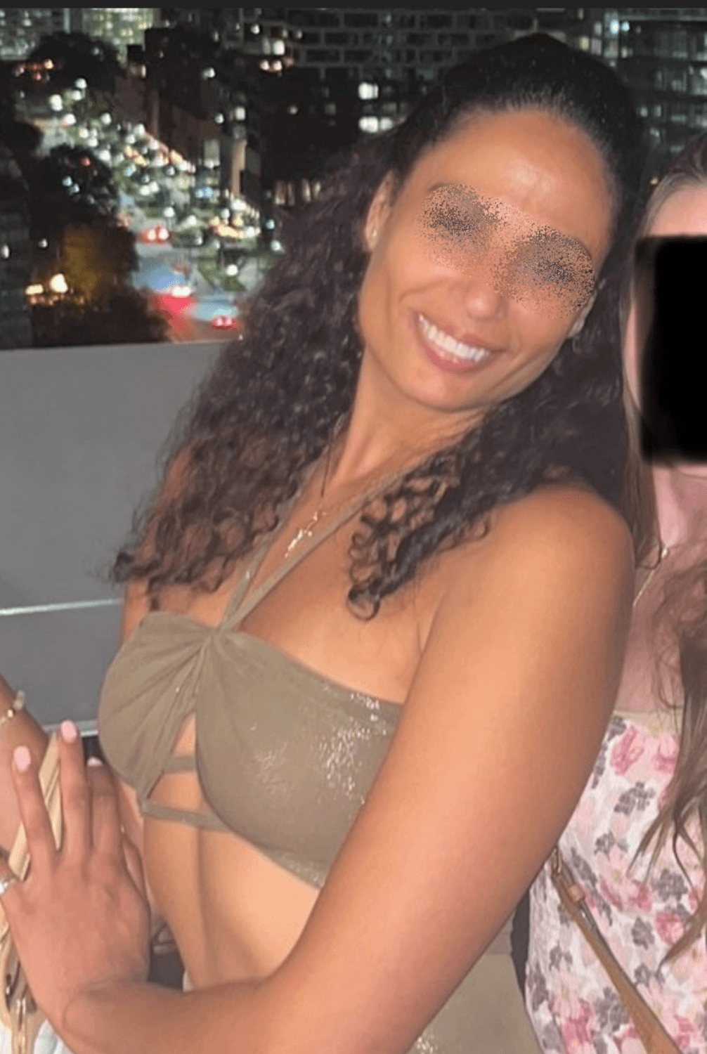 ARAB wife loves making eye contact while swallowing a massive cock