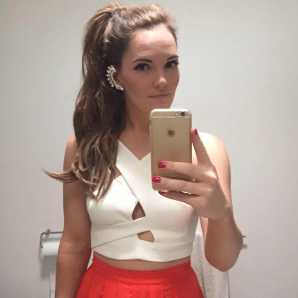 Sexy Aussie mamma Lex. Kik fitfunseeker with captions, edits, tribs