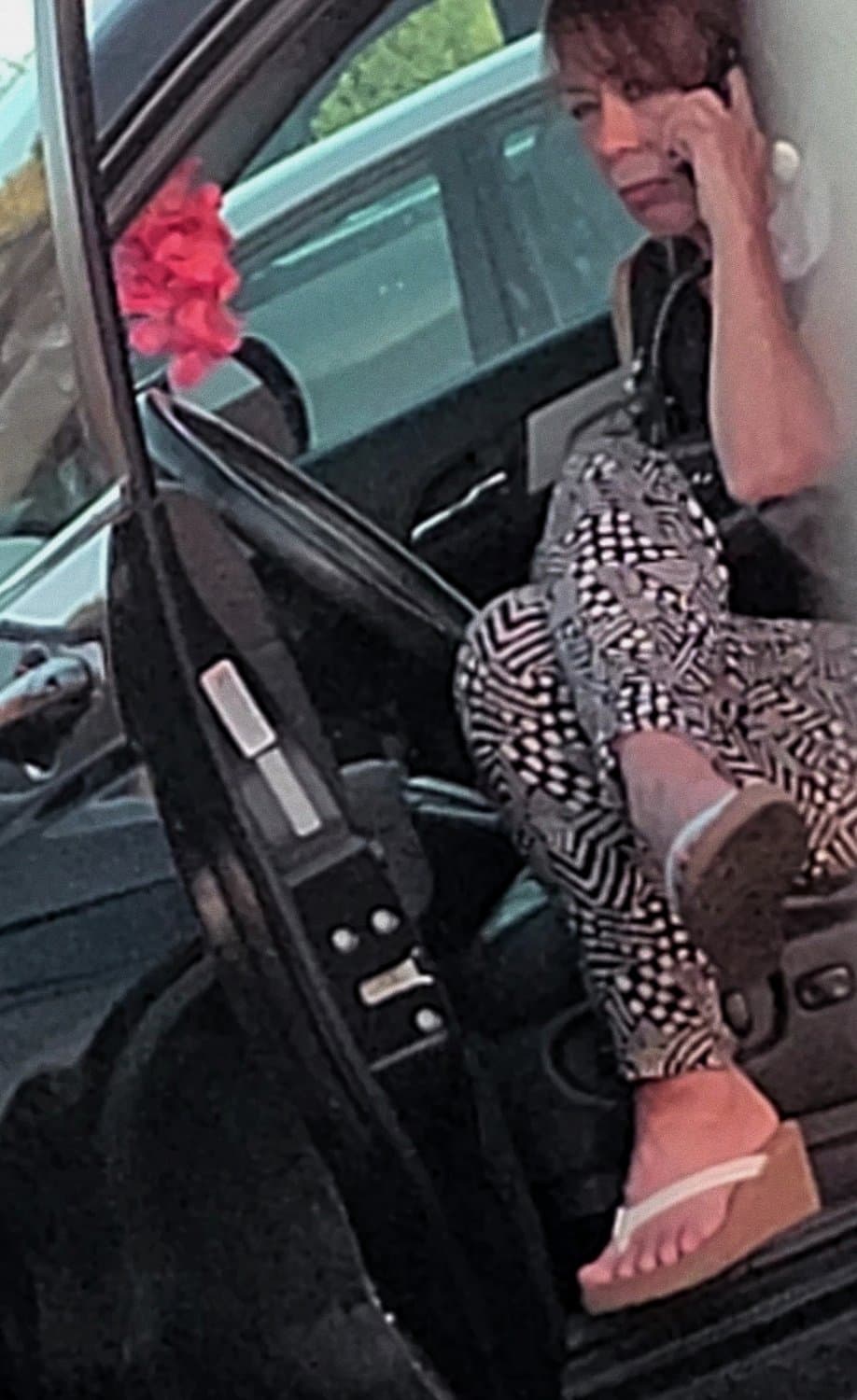 Latina MILF Dangling Platform Wedge Flip Flops Feet Spy Creepshots